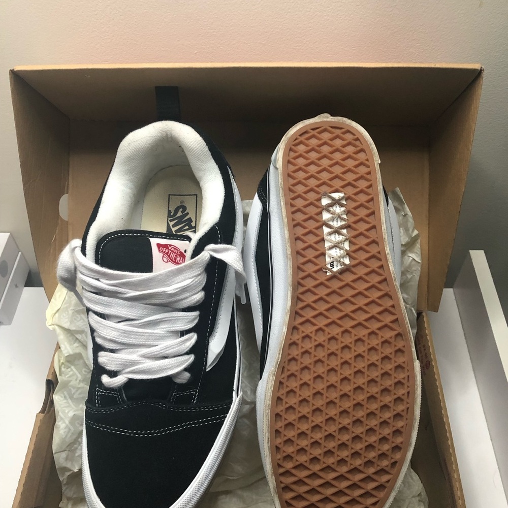 Vans Men's Black and White Sneakers
